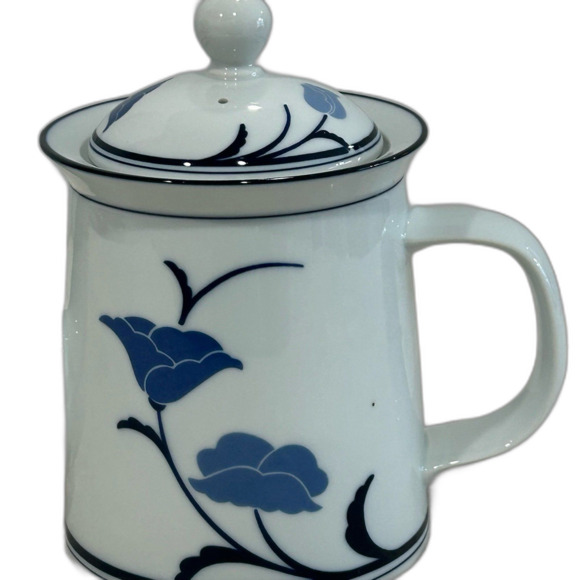 Dansk Tivoli Belles Fleurs Blue/ White Floral Ceramic Tea / Coffee Pot with Lid - Picture 2 of 12